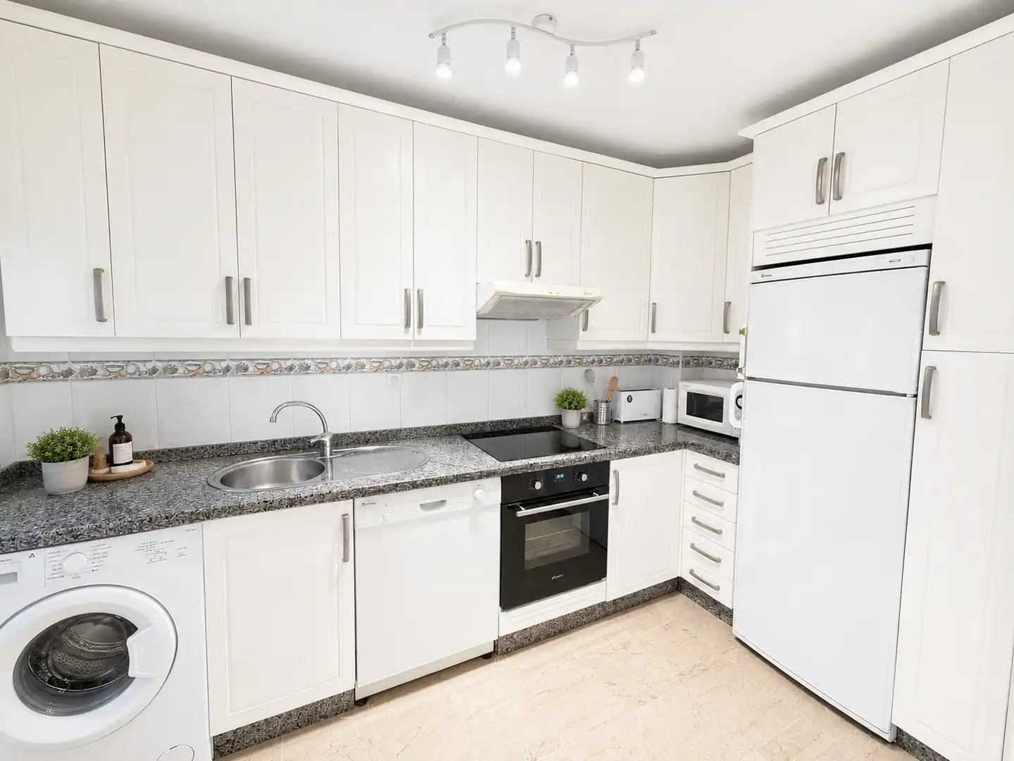Cocina de Piso en venta en Benalmádena con Aire acondicionado, Terraza y Trastero