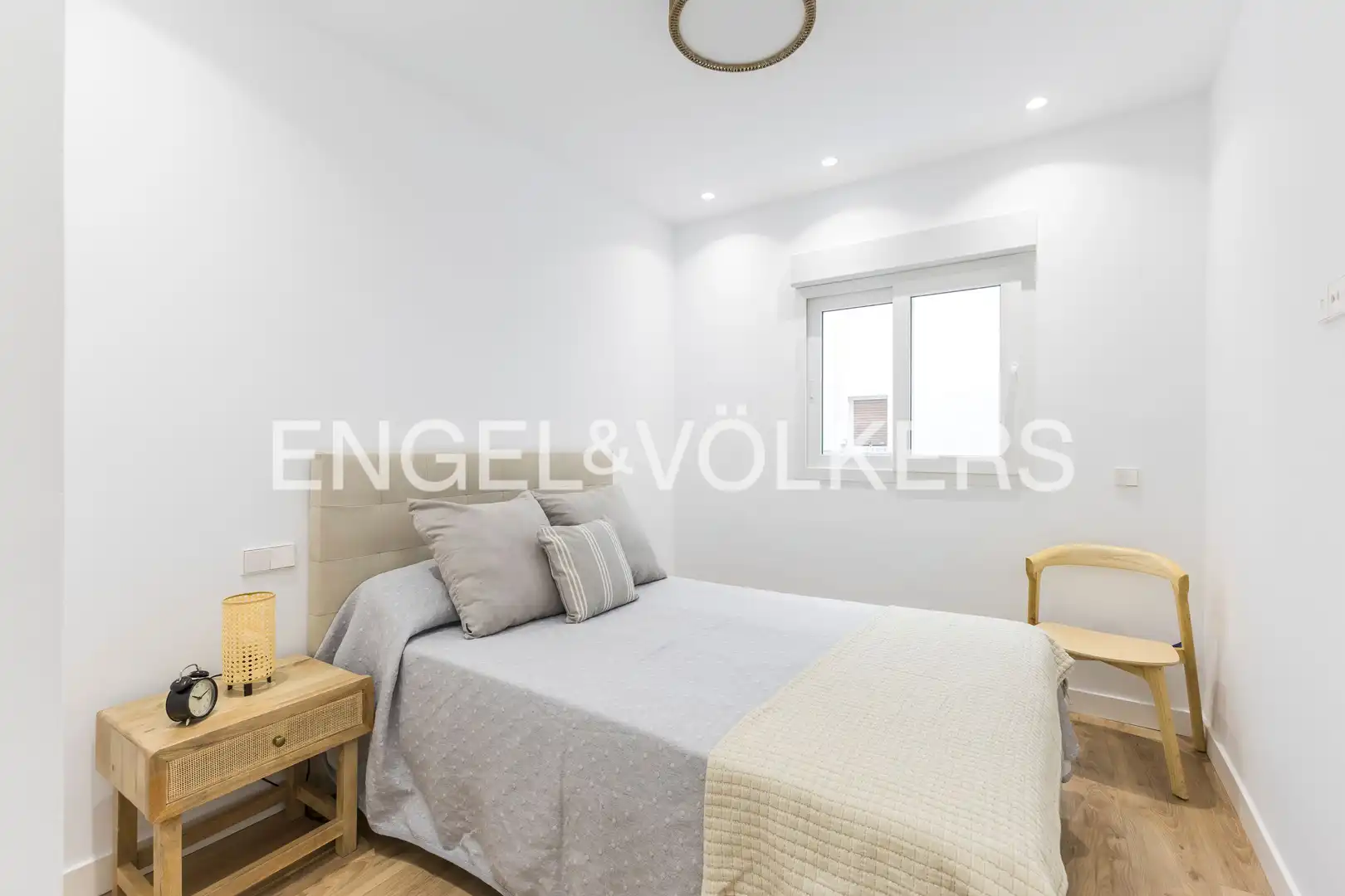 Bedroom of Flat for sale in Madrid  with Air Conditioner, Heating and Terrace