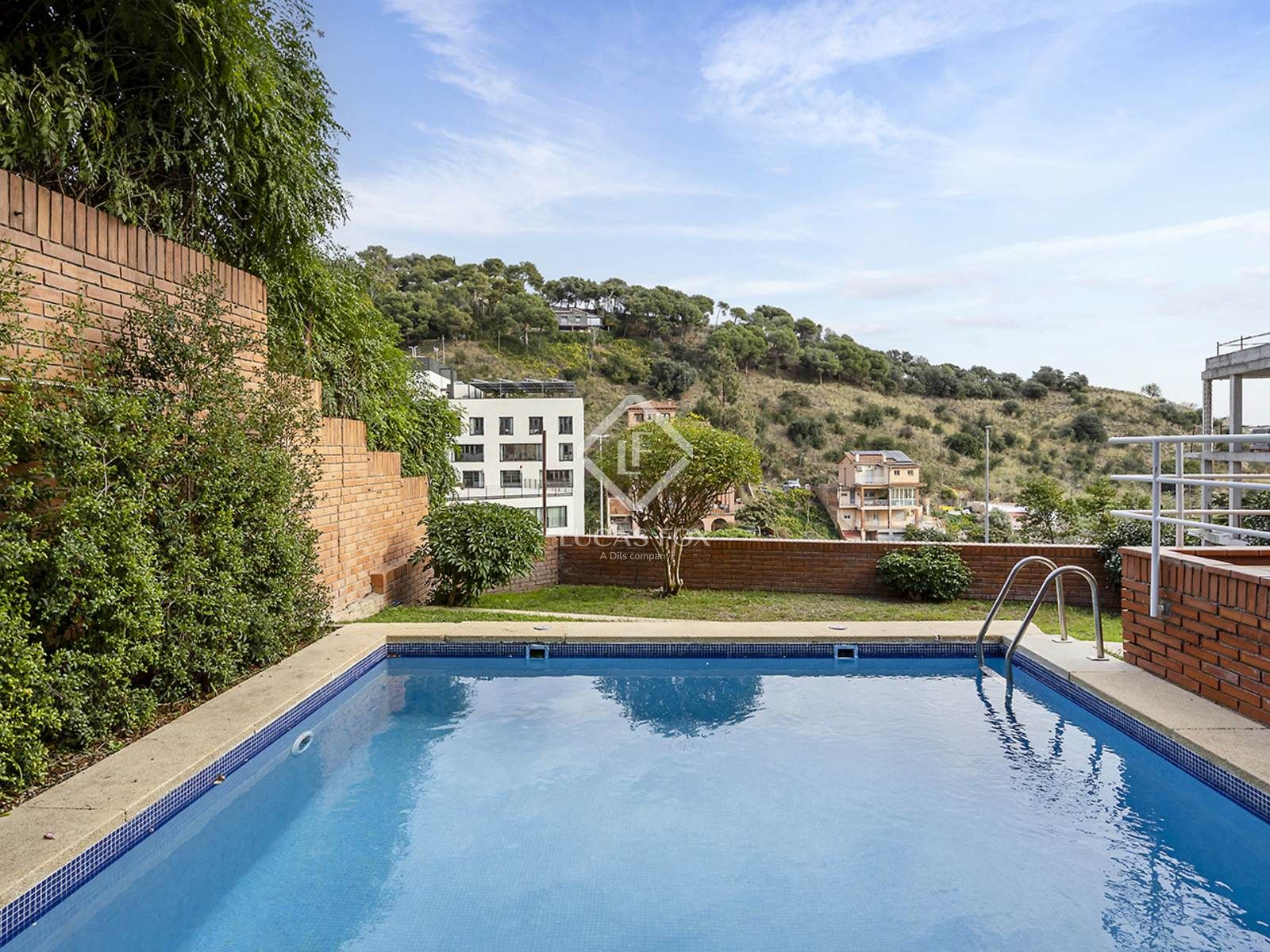 Swimming pool of House or chalet to rent in  Barcelona Capital  with Air Conditioner, Heating and Parquet flooring