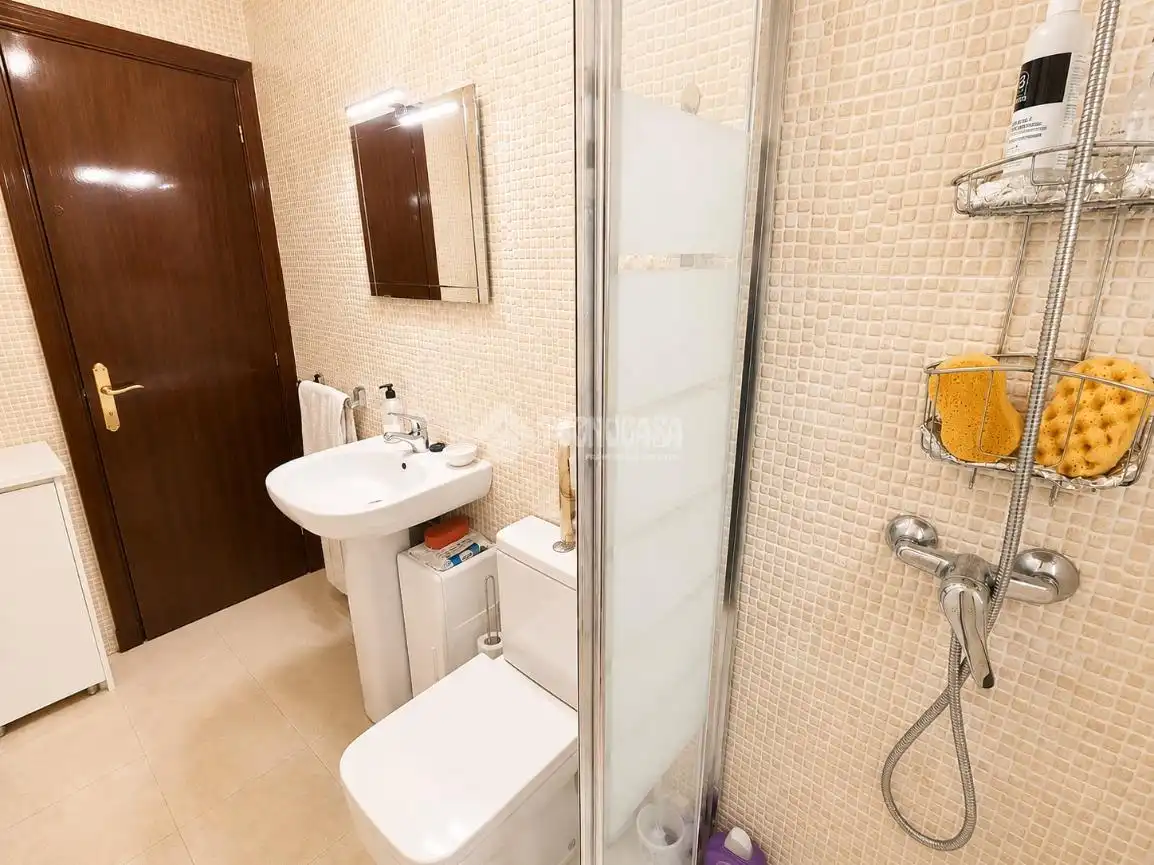 Baño de Piso en venta en Zaragoza con Calefacción
