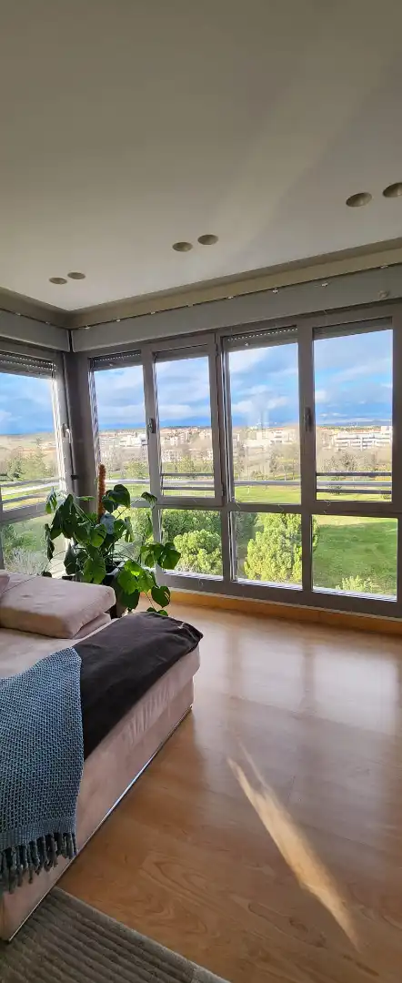 Vista exterior de Piso en venta en  Logroño con Aire acondicionado, Calefacción y Parquet