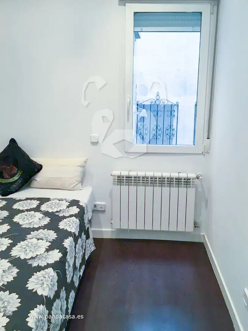 Bedroom of Flat for rent in Madrid  with Air Conditioner, Heating and Terrace