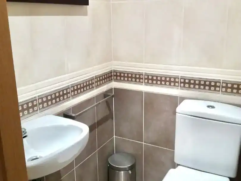 Badezimmer von Maisonette zur Miete in  Valencia Capital mit Klimaanlage und Balkon
