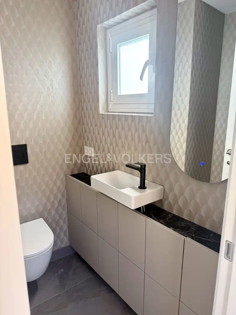 Bathroom of Attic for sale in Madrid  with Air Conditioner, Heating and Parquet flooring