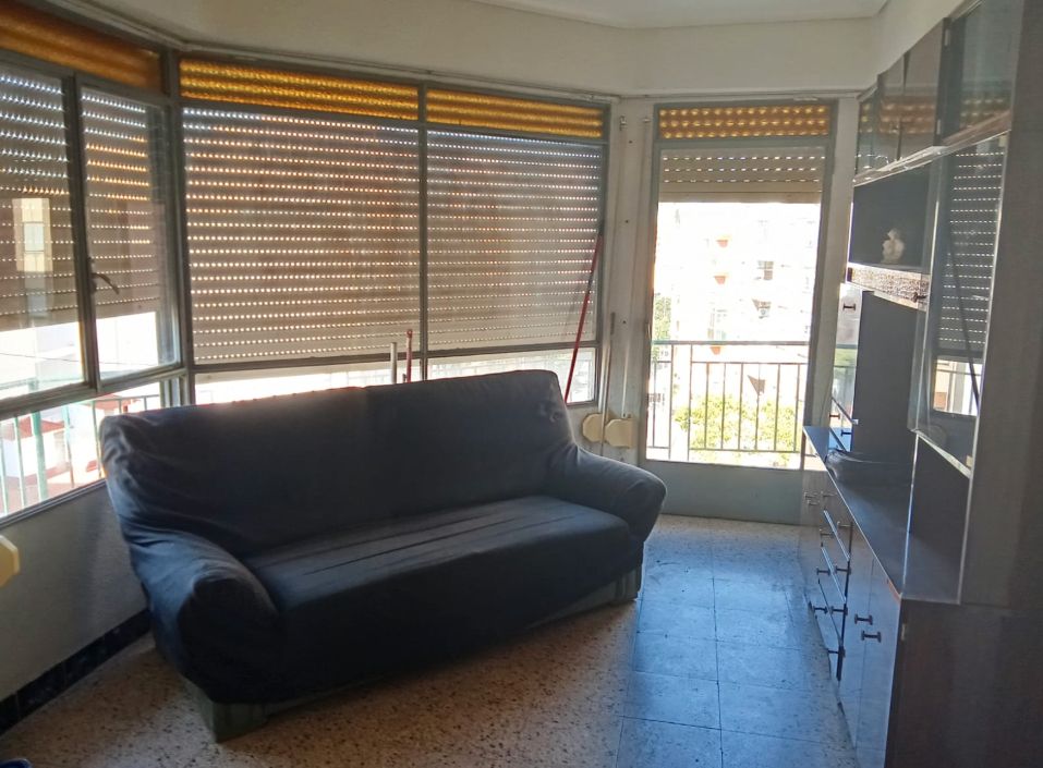 Habitación de Piso en venta en Castellón de la Plana / Castelló de la Plana con Terraza, Balcón y Internet