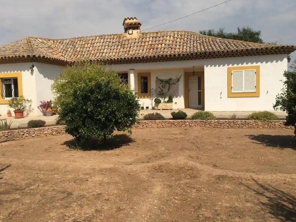 Detached house with pool for sale in Pedanías Sur