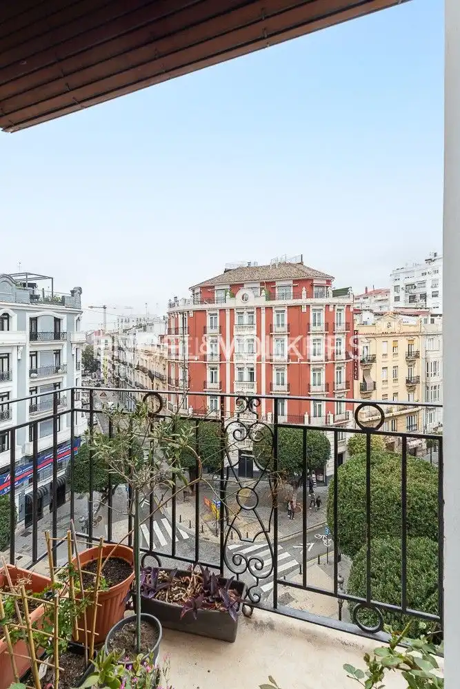 Exterior view of Flat for sale in Valencia  with Air Conditioner, Heating and Parquet flooring