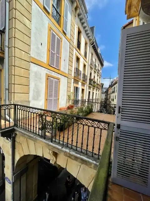 Flat for rent in Constitución Plaza, 145, Parte Vieja