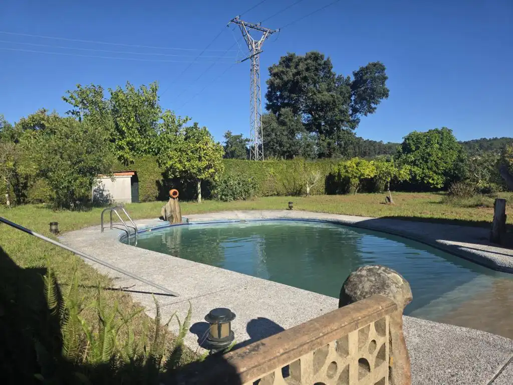 Swimming pool of Houses for sale in Boiro  with Heating, Private garden and Parquet flooring