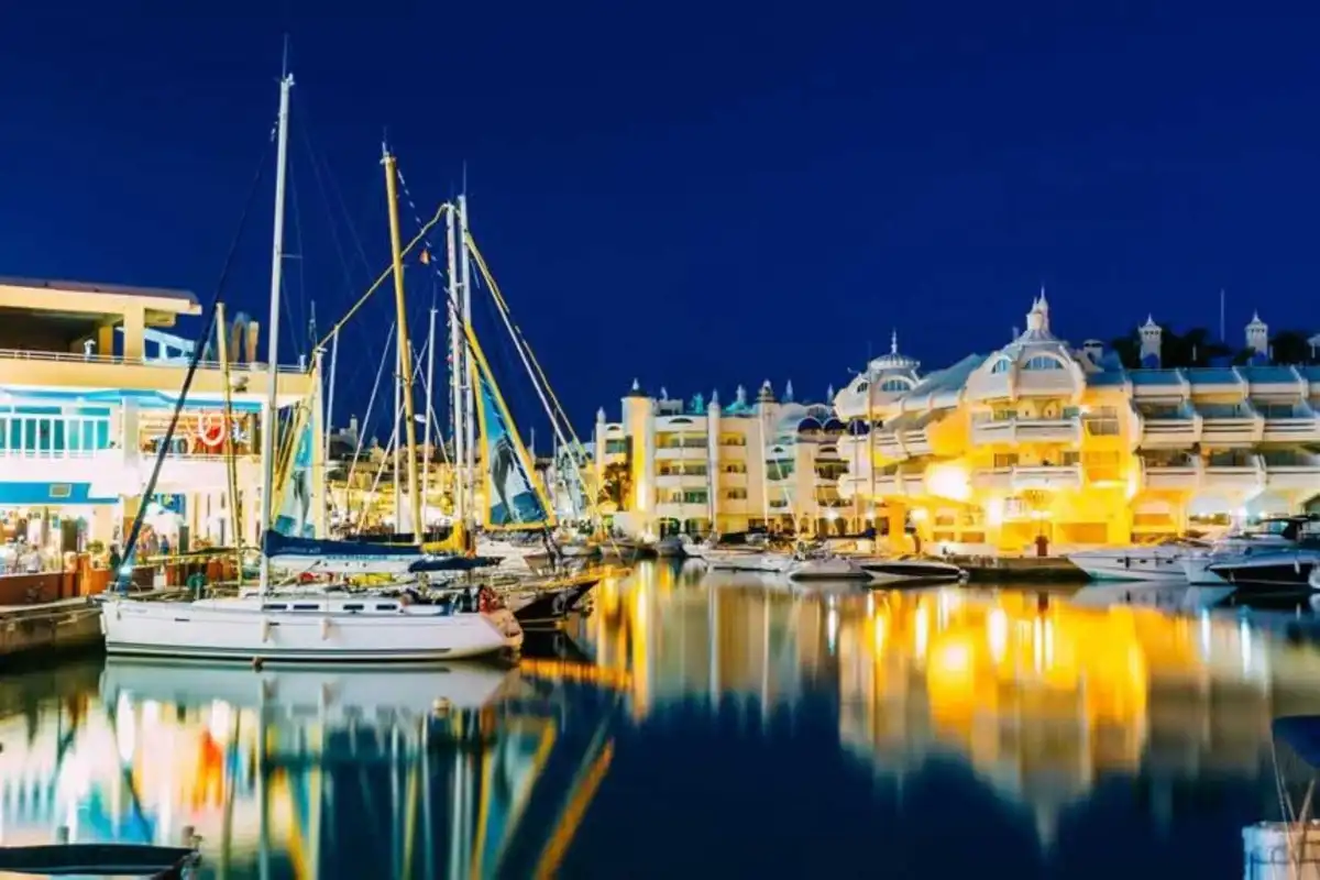 Apartamento con ascensor en venta en Puerto Marina, imagen 7