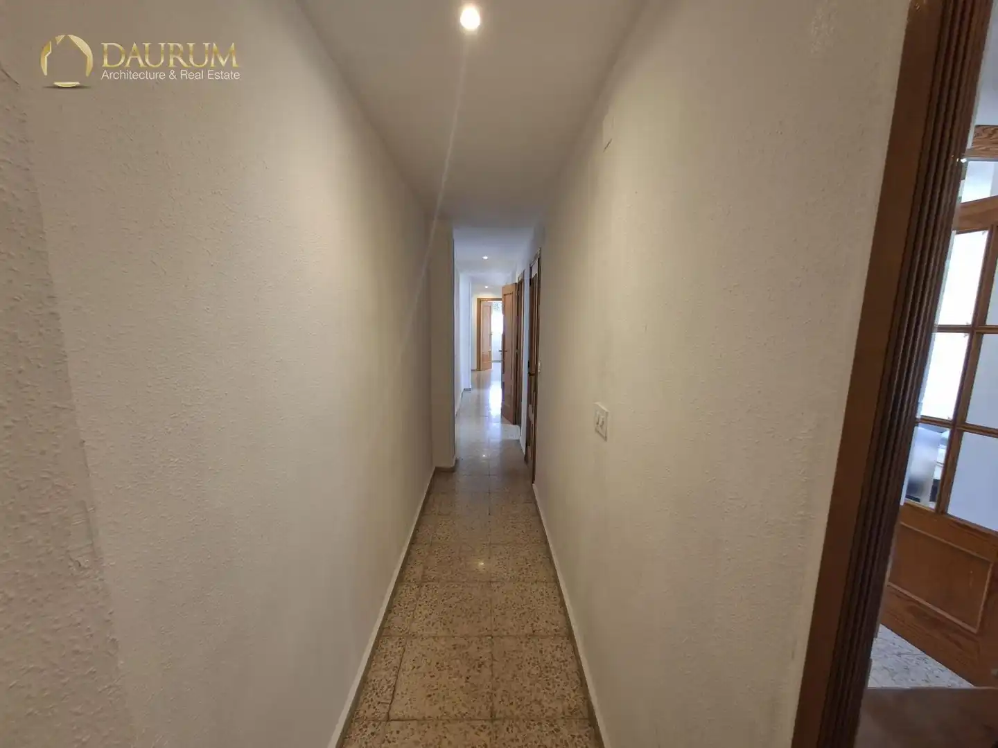 Dachboden zum Verkauf in Alicante / Alacant mit Klimaanlage, Abstellraum und Möbliert