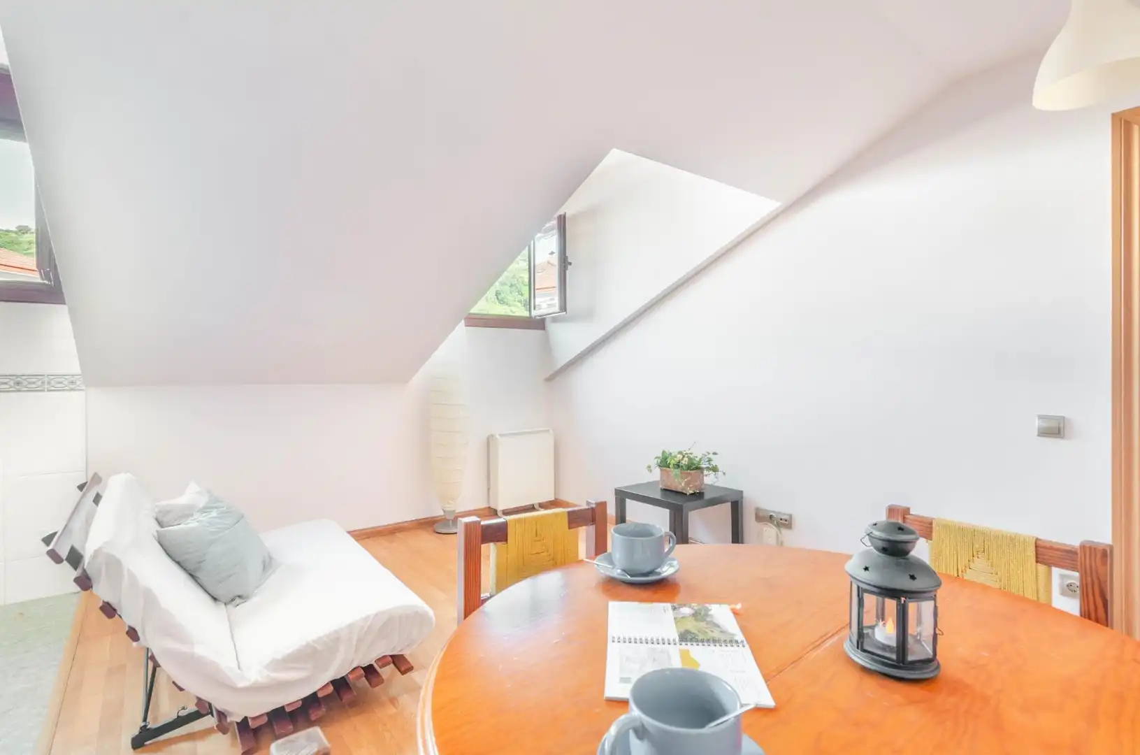 Sala de estar de Ático en venta en Teverga con Calefacción, Trastero y Amueblado