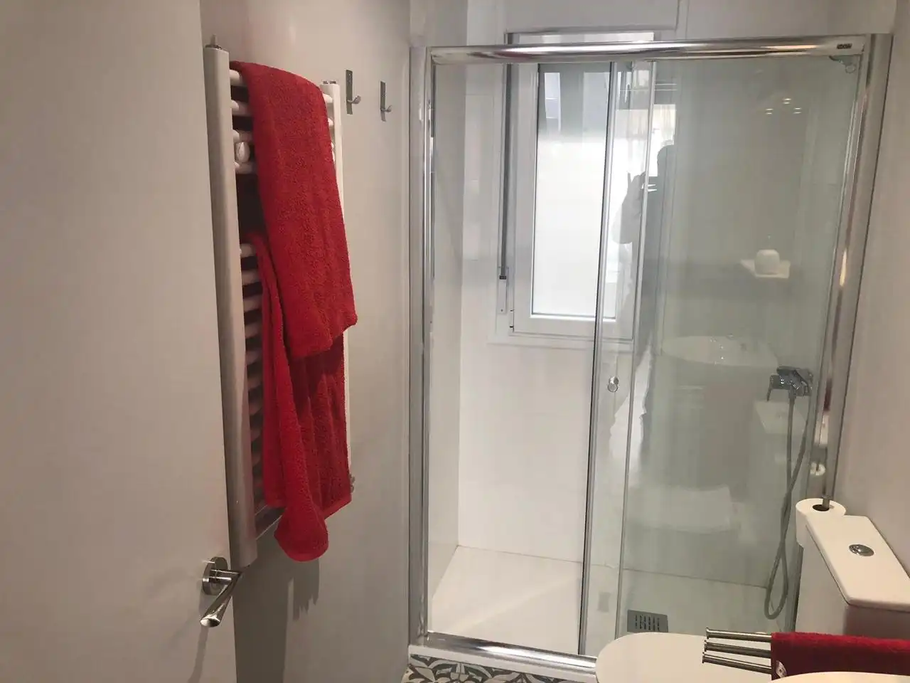 Bathroom of Flat for rent in Zaragoza  with Heating, Parquet flooring and Furnished