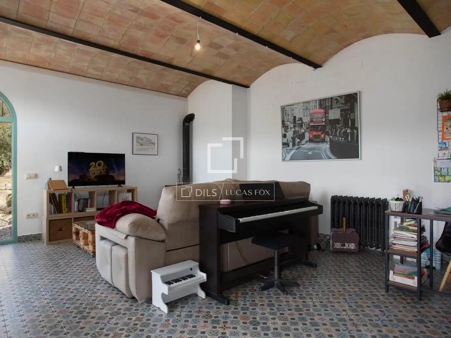 Living room of Country homes for sale in Banyoles  with Heating, Private garden and Terrace