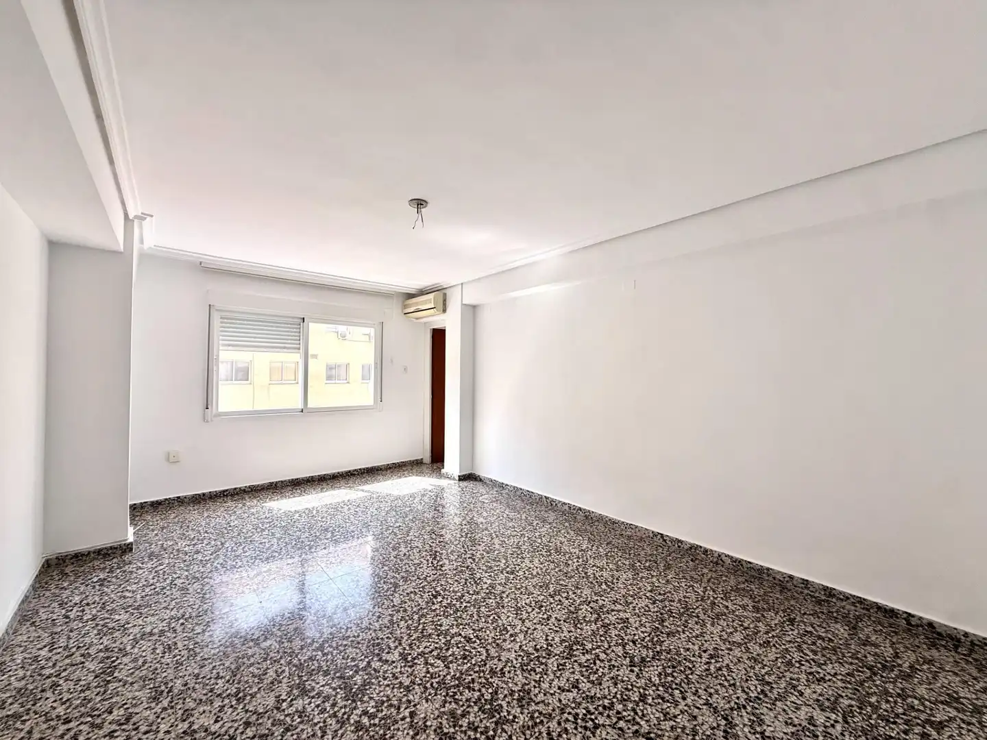 Living room of Flat for sale in Valencia  with Balcony