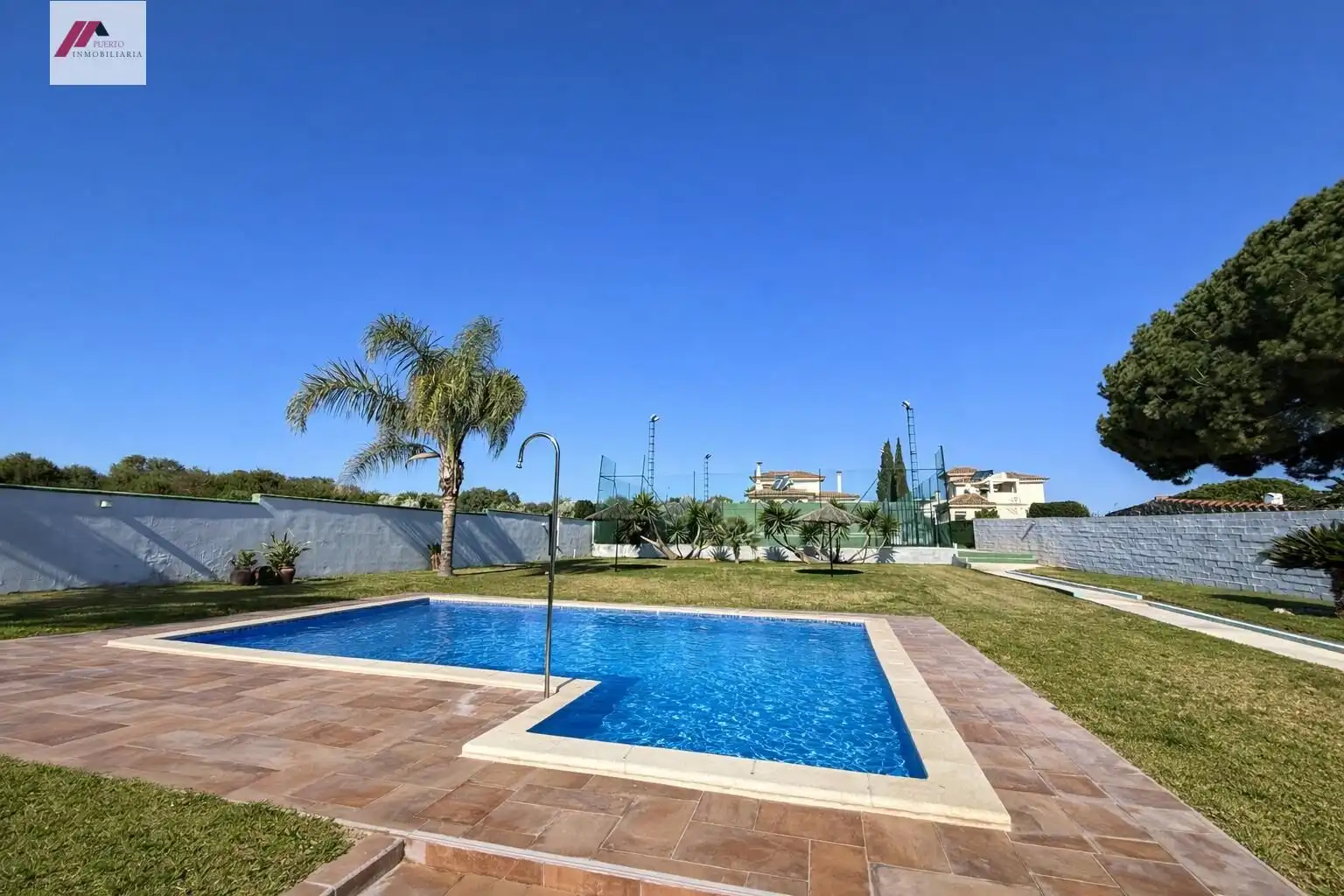 Piscina de Casa o xalet en venda en El Puerto de Santa María amb Calefacció, Jardí privat i Terrassa