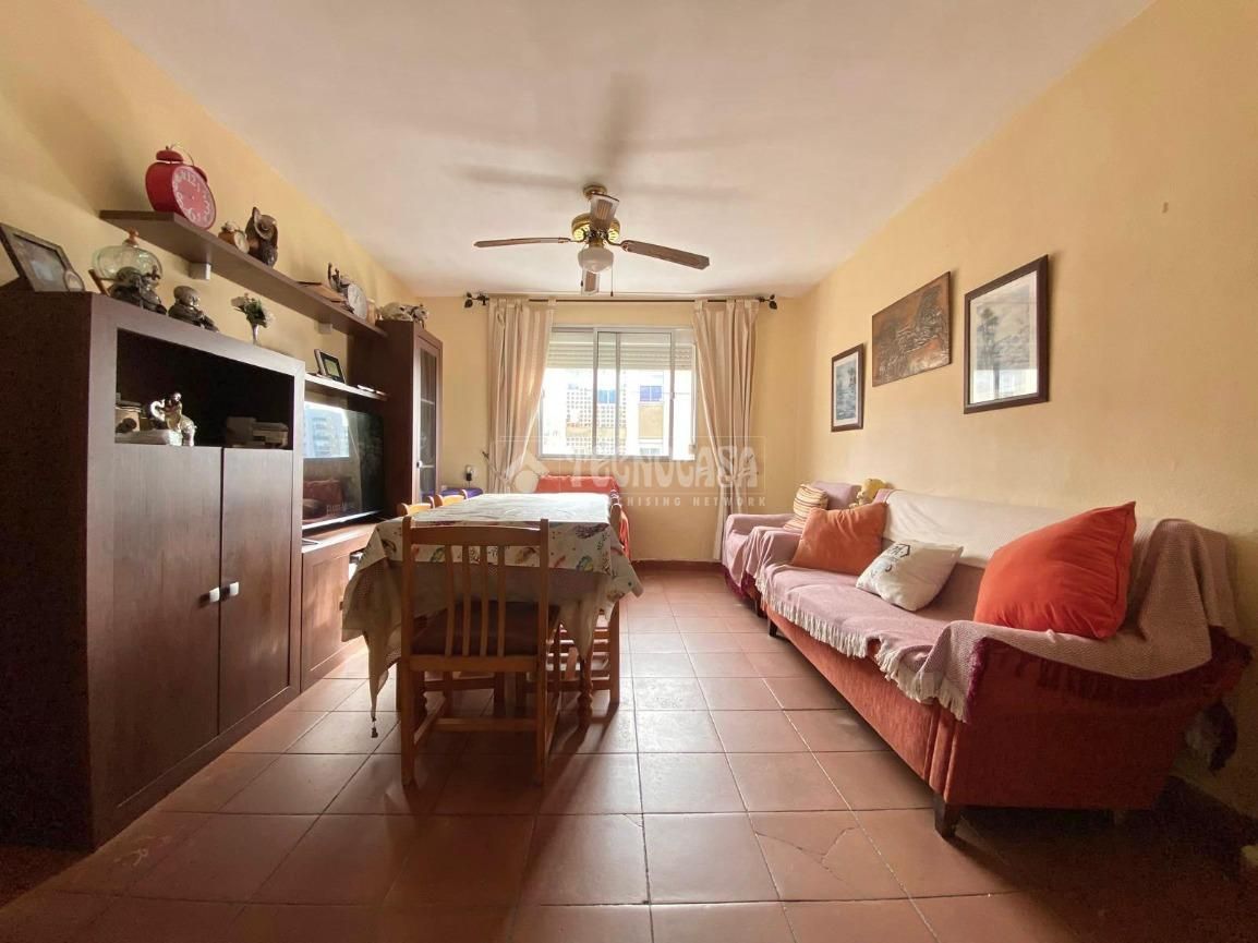 Sala d'estar de Pis en venda en Jerez de la Frontera amb Balcó