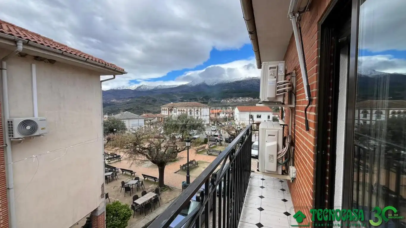 Außenansicht von Einfamilien-Reihenhaus zum Verkauf in San Esteban del Valle mit Klimaanlage und Heizung