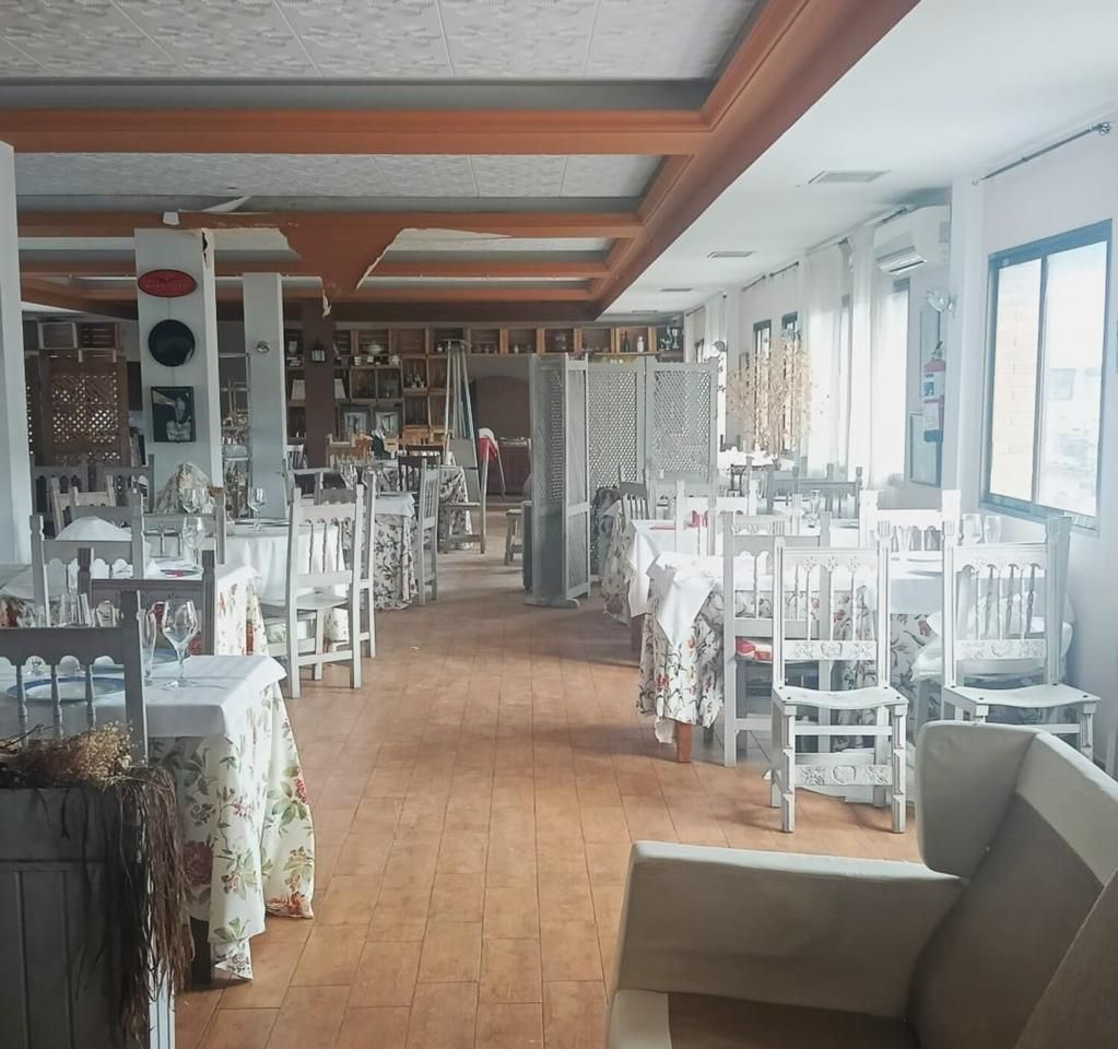 Premises for sale in Robledo de Chavela  with Air Conditioner