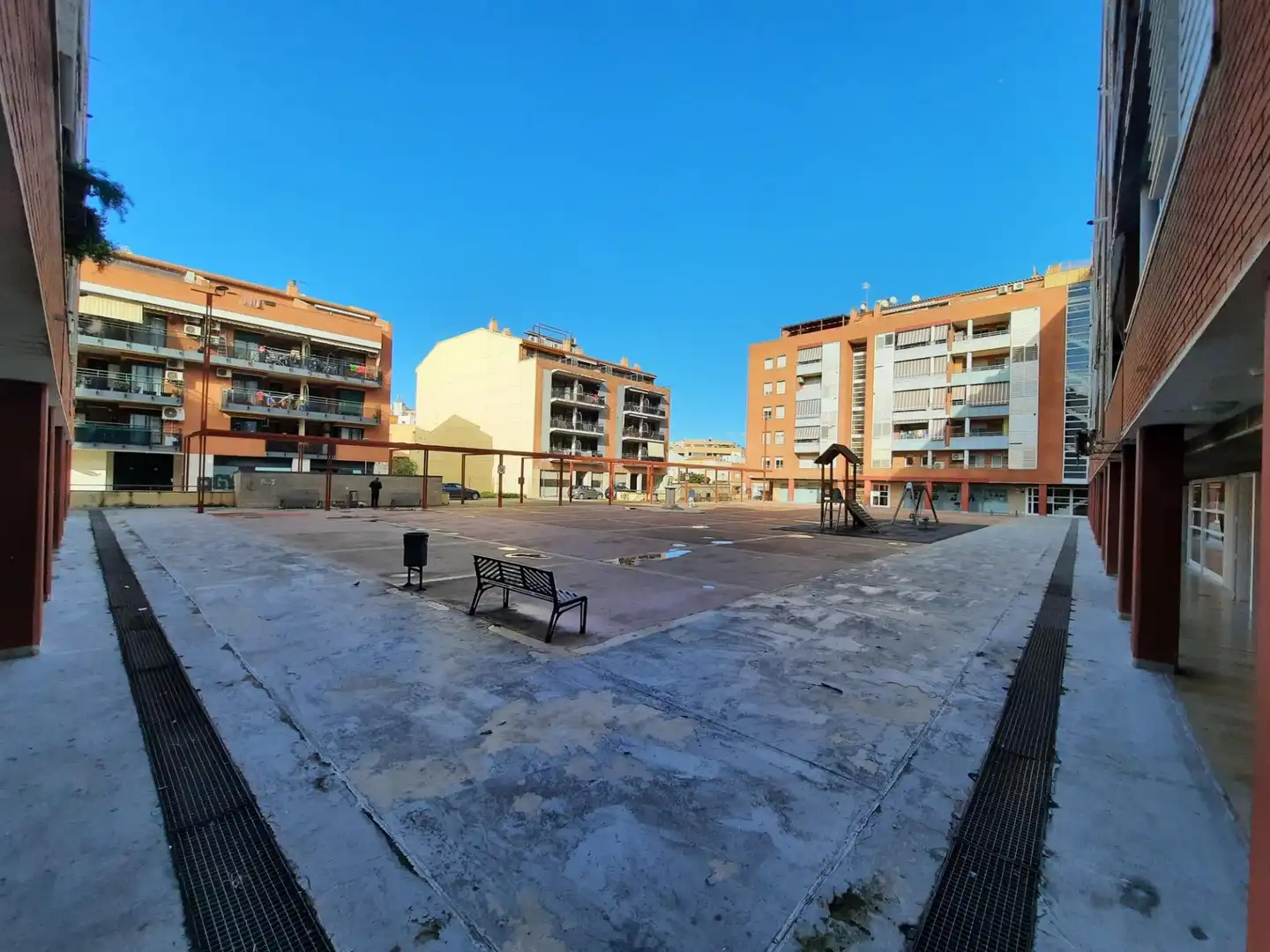 Vista exterior de Local en venta en Amposta con Aire acondicionado