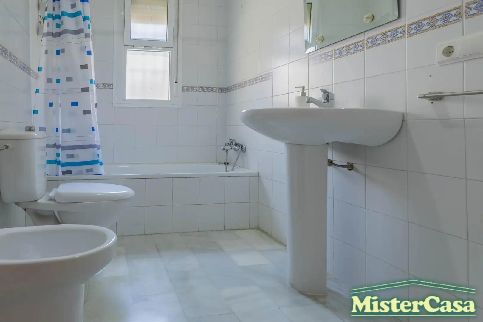 Bathroom of Houses for sale in Jerez de la Frontera  with Private garden, Terrace and Storage room