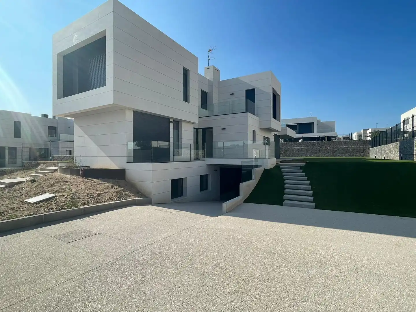 Vista exterior de Casa o chalet de alquiler en Majadahonda con Aire acondicionado, Calefacción y Jardín privado