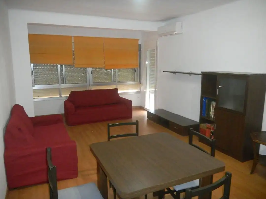 Piso con terraza en alquiler en Carrer de Reding 39