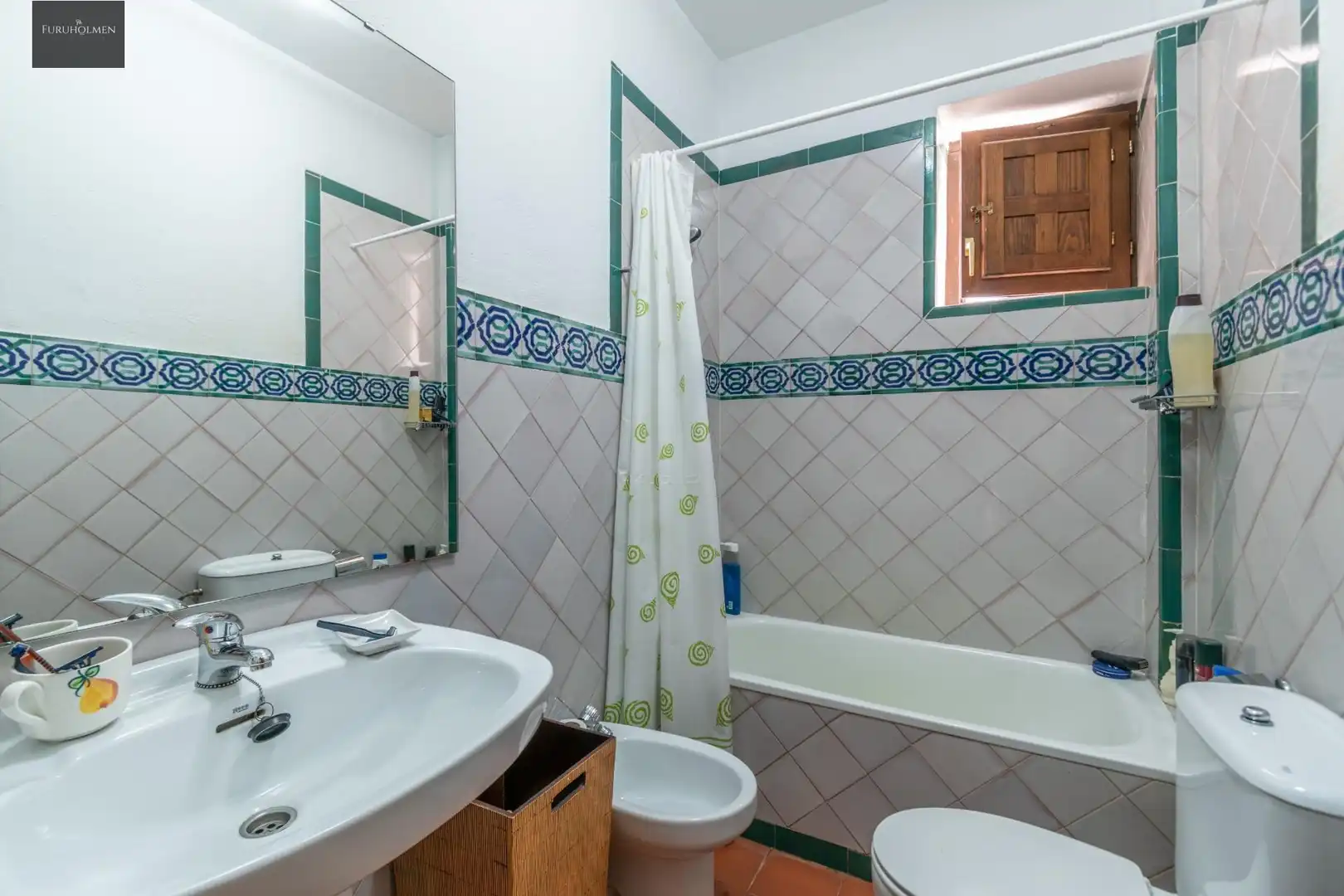 Bany de Apartament en venda en Granada
