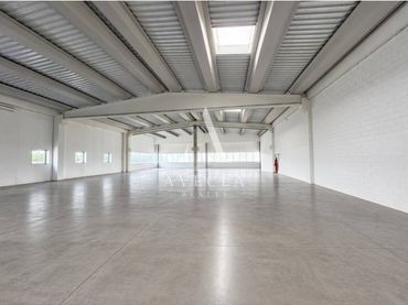 Industriegebäude zur Miete in Calle Libra 61