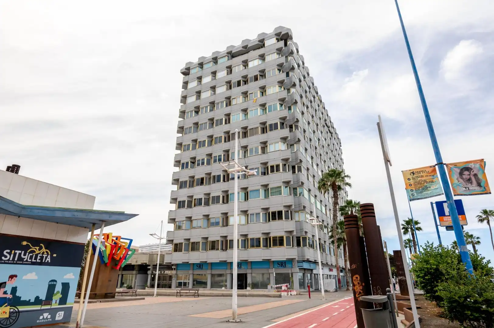 Außenansicht von Wohnung zum Verkauf in Las Palmas de Gran Canaria mit Terrasse und Balkon