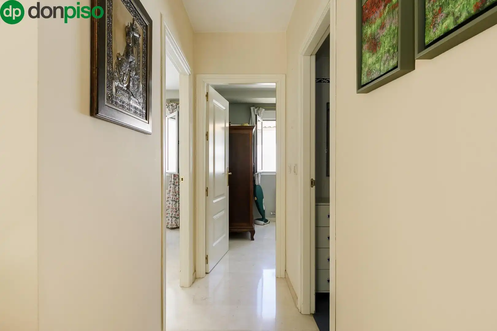 Casa adosada en venta en Calle Calle Hipócrates, San Miguel