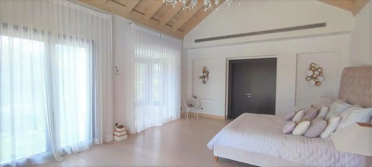 Habitación de Casa o chalet en venta en Benahavís con Aire acondicionado, Jardín privado y Terraza