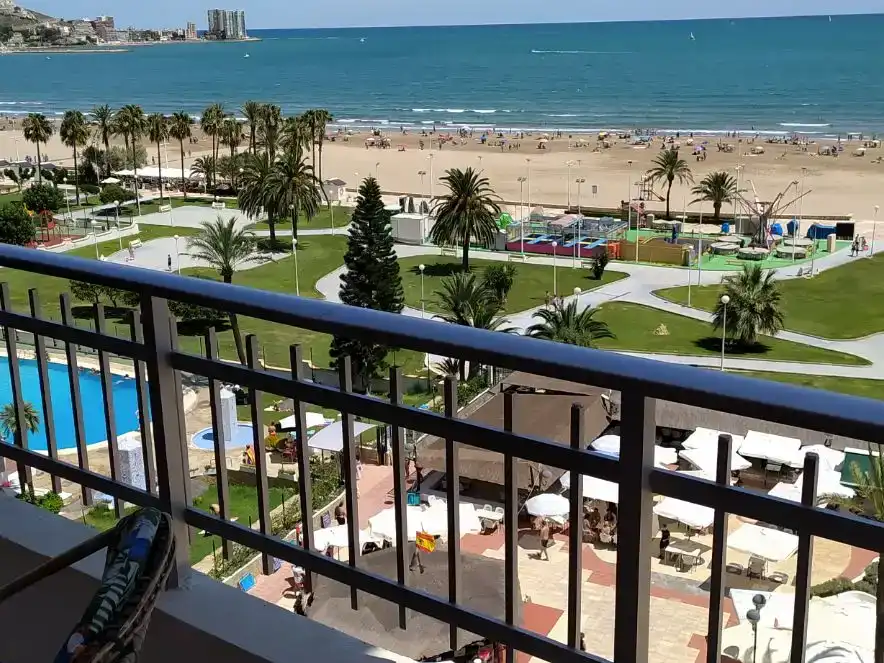 Habitación de Apartamento de alquiler en Cullera con Piscina y Balcón