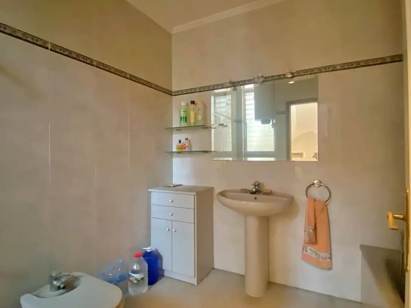 Bany de Edifici en venda en Amer