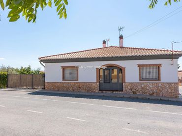Detached house with garden for sale in Calle ALMERIA (HER)