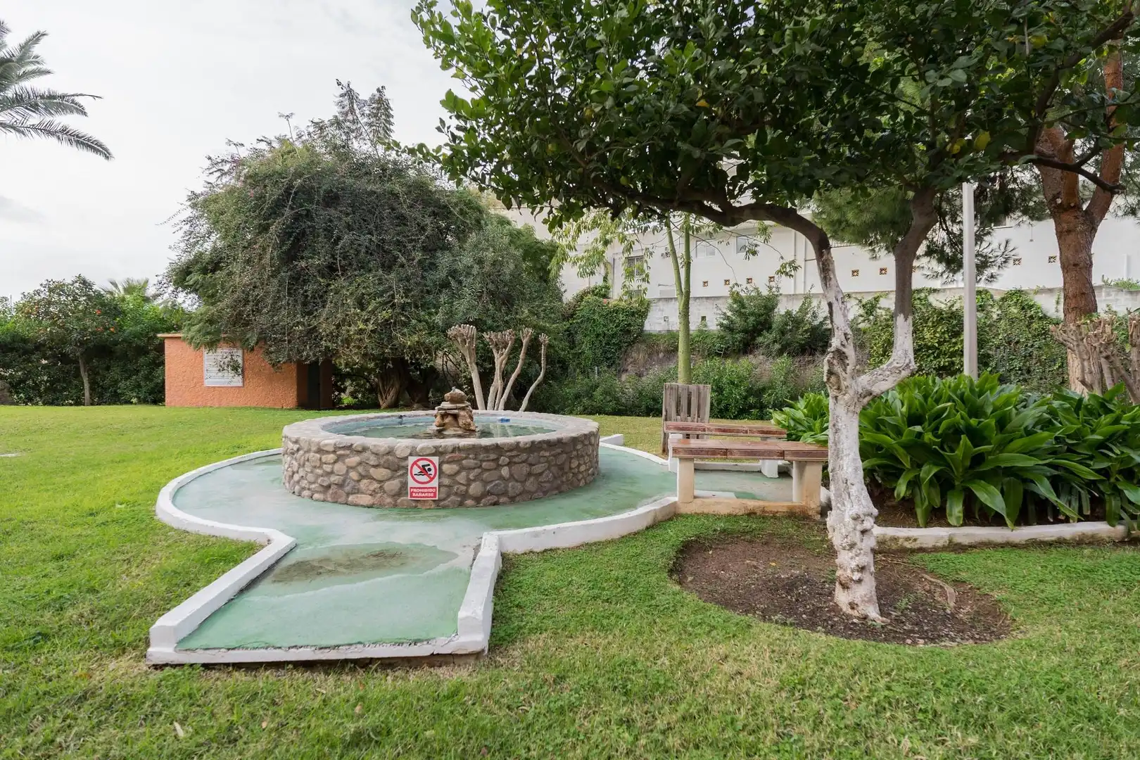 Jardí de Estudi en venda en Fuengirola amb Aire condicionat, Calefacció i Jardí privat