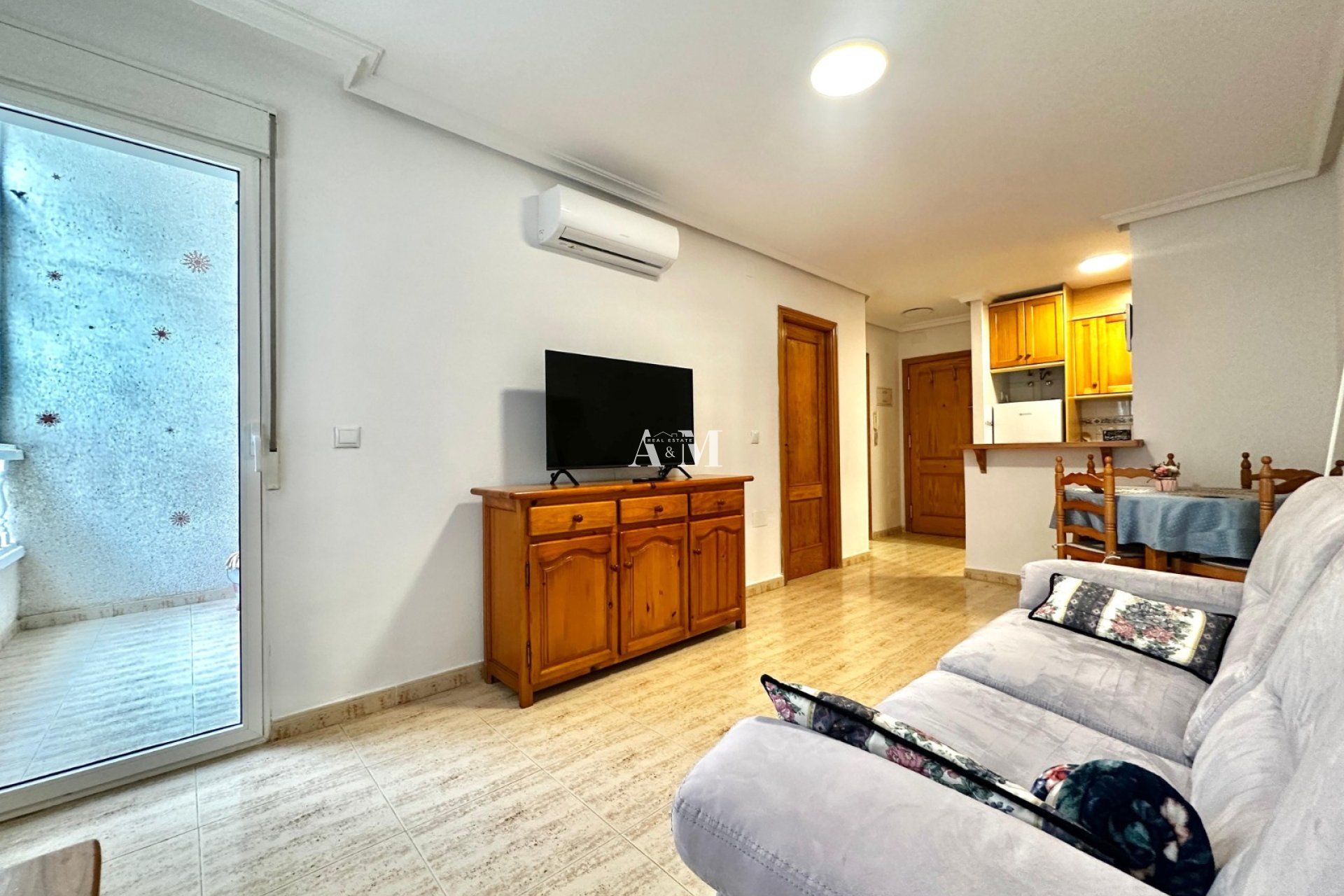 Sala d'estar de Planta baixa de lloguer en Torrevieja amb Aire condicionat, Calefacció i Terrassa