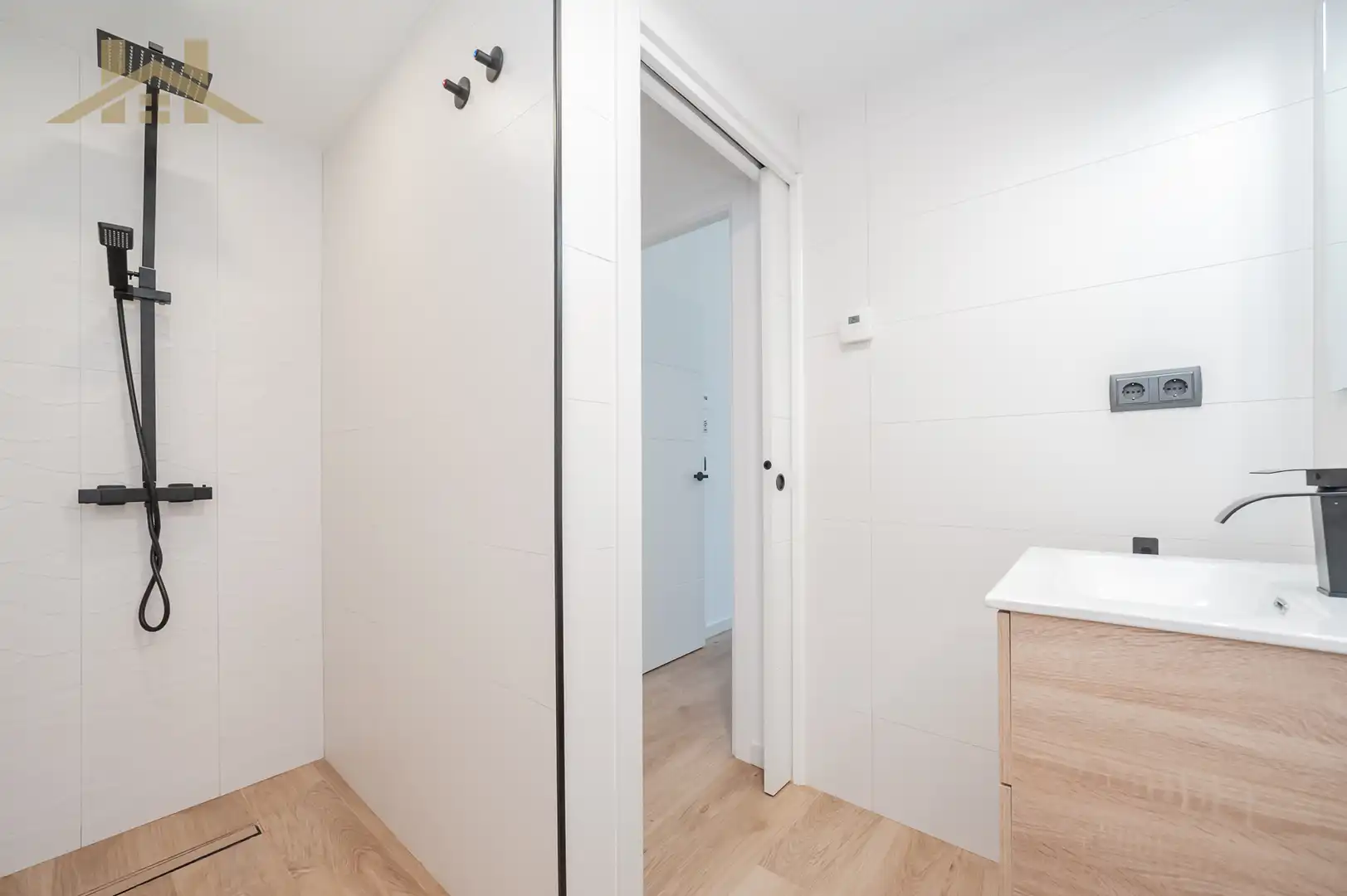 Baño de Piso en venta en Navalcarnero con Aire acondicionado, Calefacción y Trastero