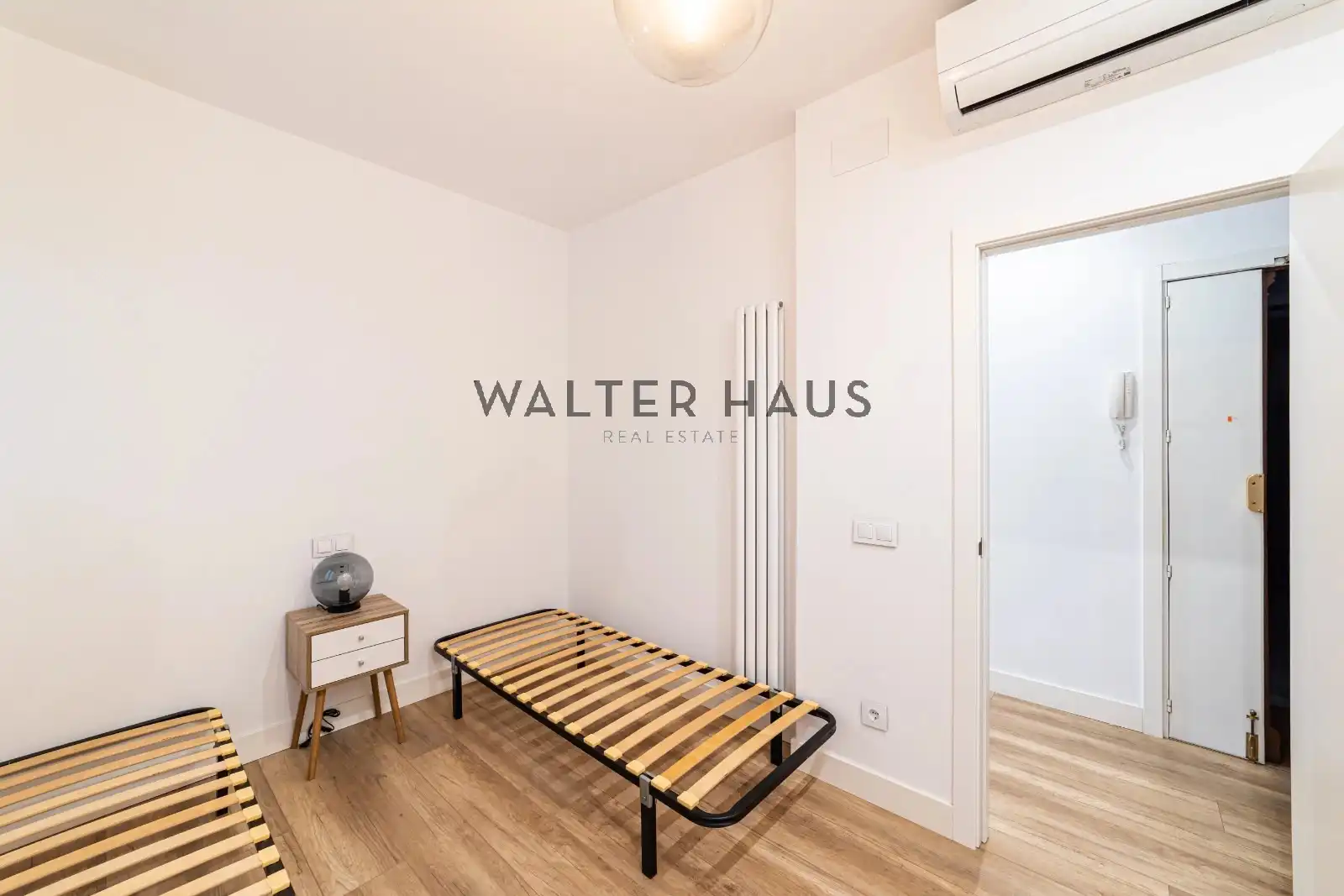 Flat for sale in Madrid  with Air Conditioner, Heating and Furnished