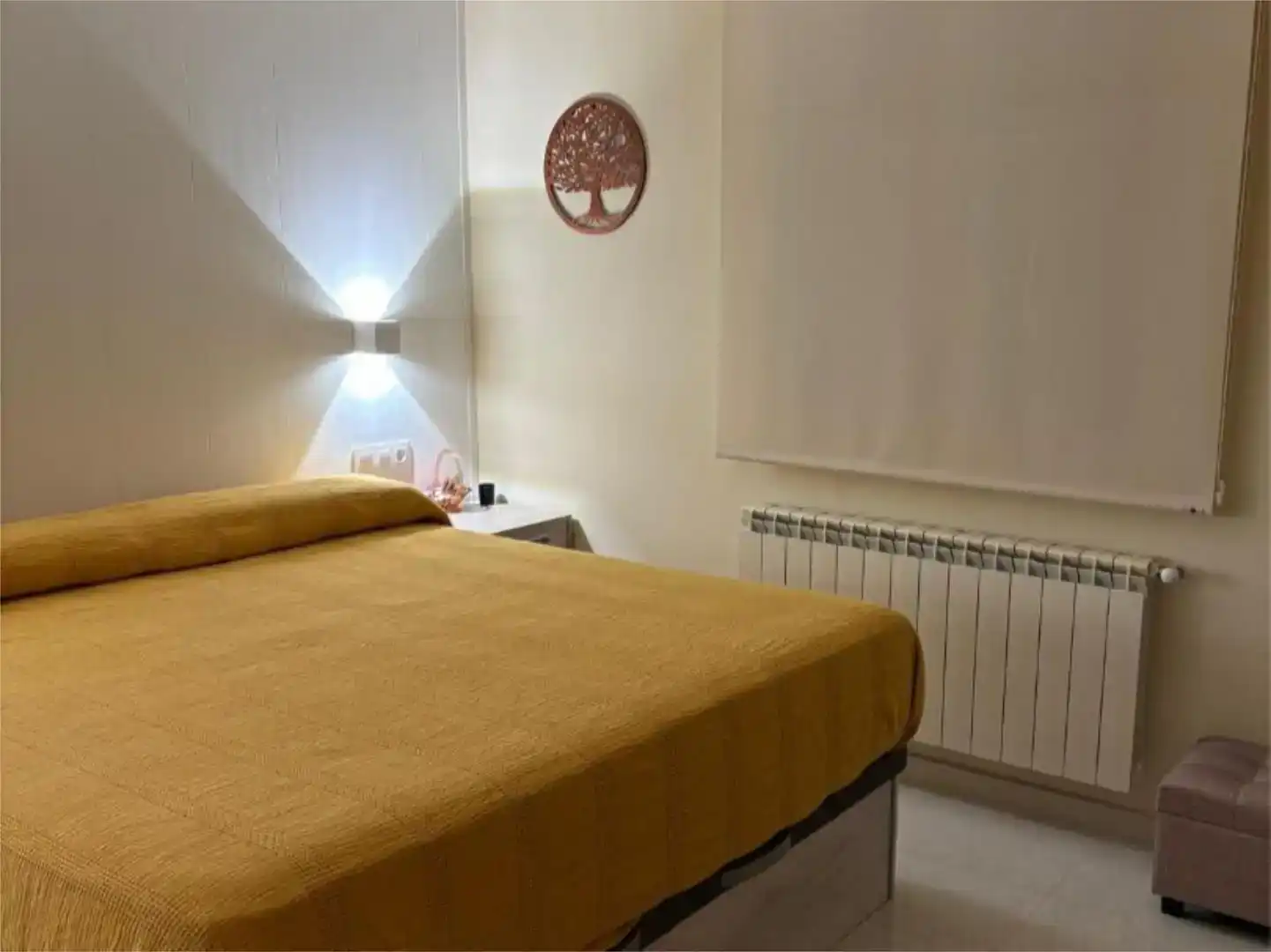Schlafzimmer von Erdgeschoss zum Verkauf in Plasencia mit Klimaanlage und Schwimmbad