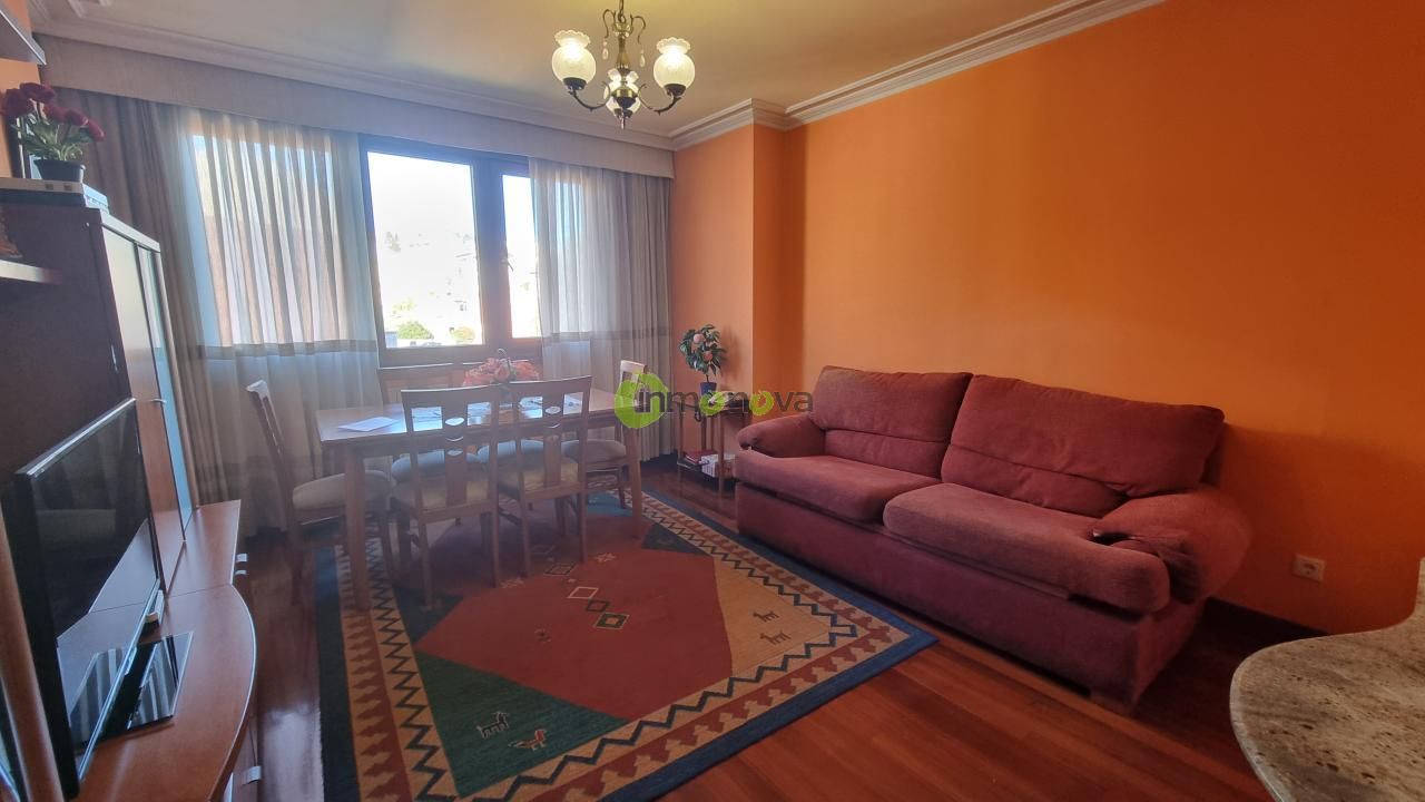 Sala d'estar de Pis en venda en Vigo  amb Calefacció i Traster
