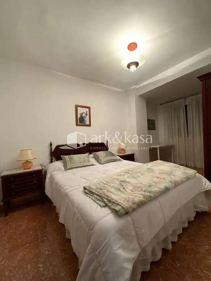 Schlafzimmer von Wohnung zur Miete in Valencia mit Klimaanlage, Abstellraum und Möbliert