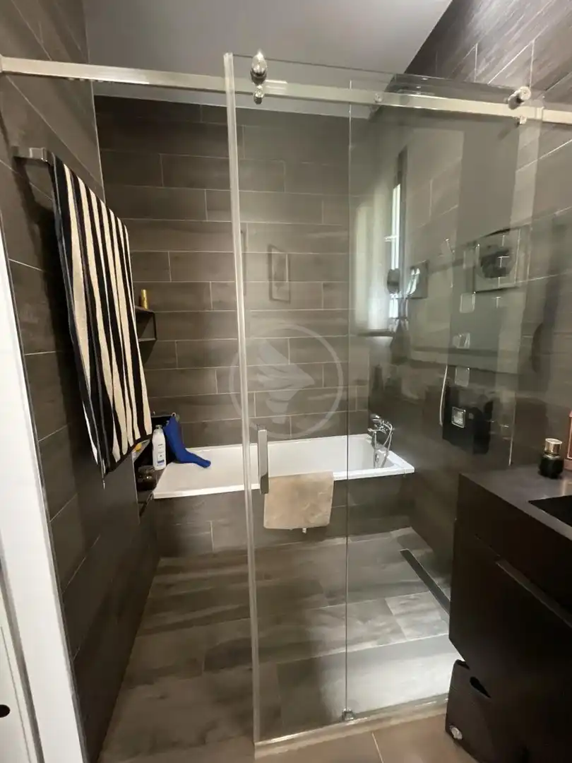 Bany de Casa o xalet en venda en Linares amb Aire condicionat