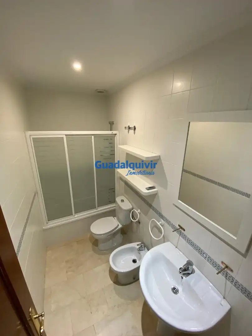Bathroom of Flat for rent in Osuna  with Air Conditioner, Heating and Terrace