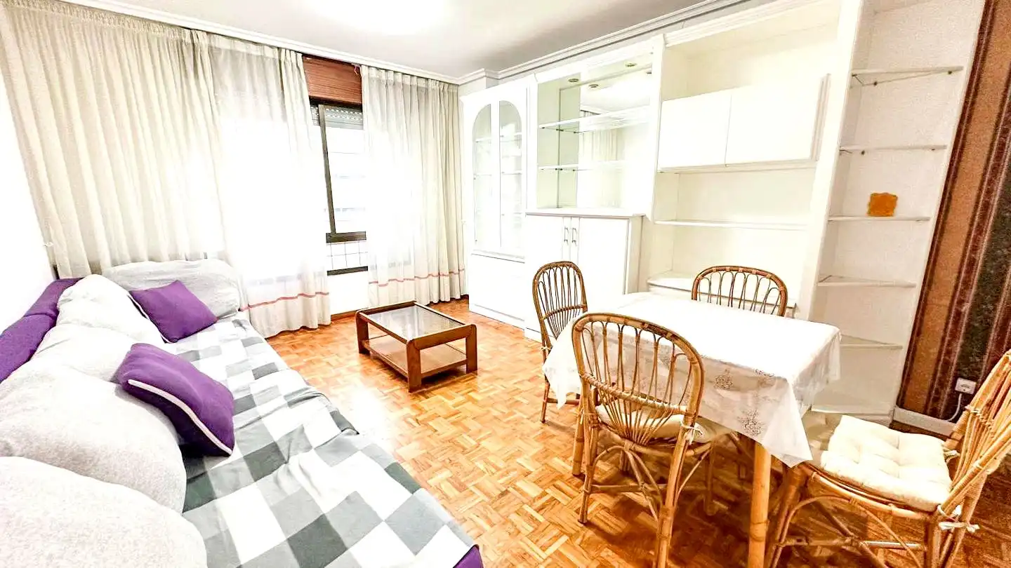 Schlafzimmer von Wohnungen zum Verkauf in  Logroño mit Heizung, Parkett und Abstellraum