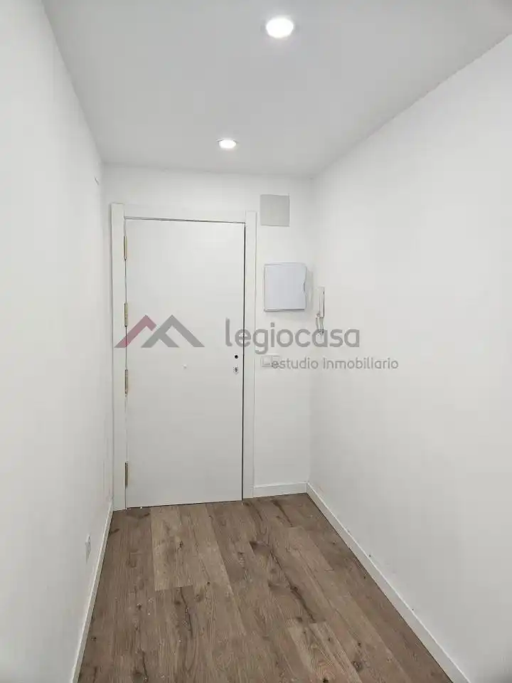 Piso en venta en León Capital  con Calefacción, Terraza y Trastero