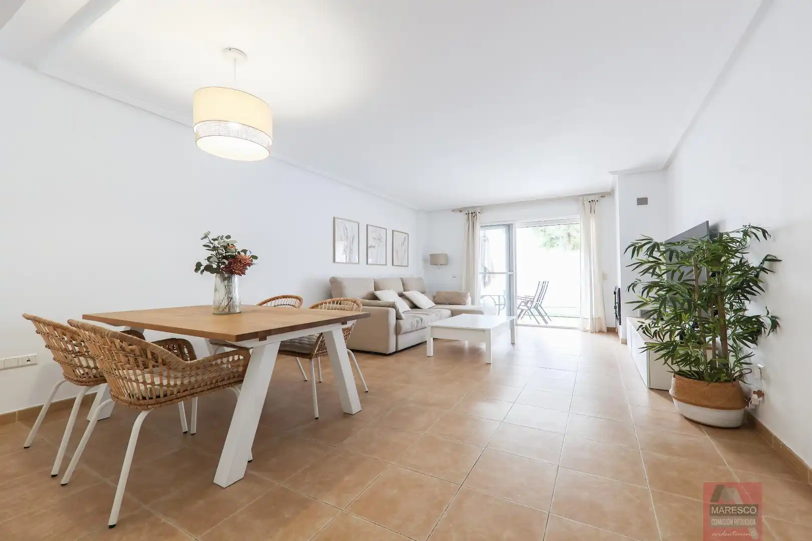 Wohnzimmer von Einfamilien-Reihenhaus zum Verkauf in Mijas mit Klimaanlage, Terrasse und Abstellraum