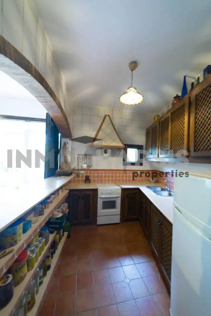 Cuina de Casa o xalet en venda en Abrucena amb Jardí privat, Terrassa i Moblat