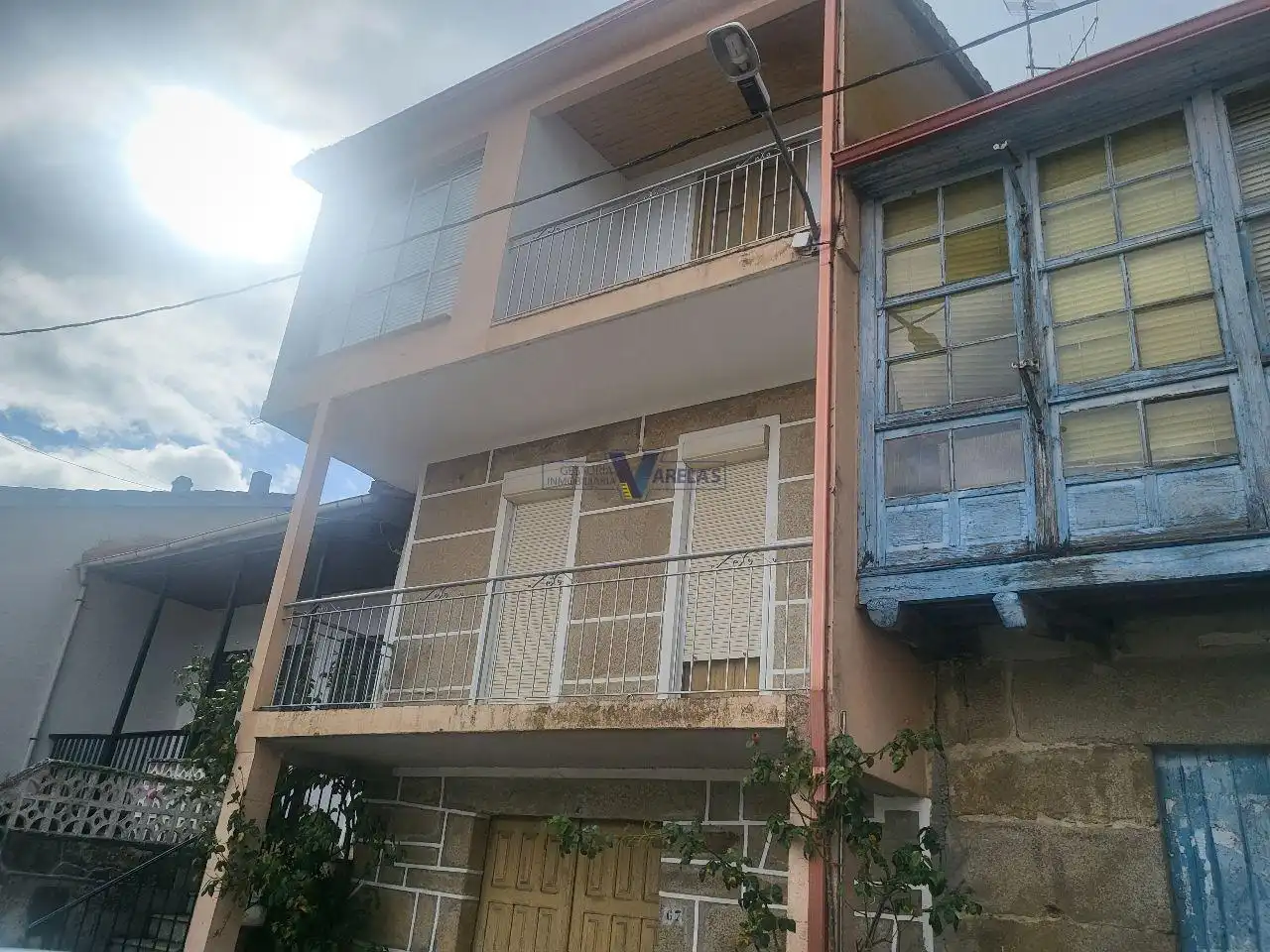 Vista exterior de Casa o chalet en venta en Barbadás con Terraza, Trastero y Amueblado