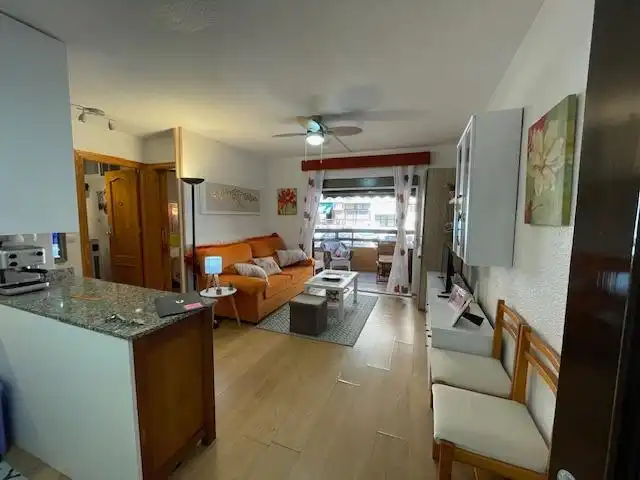 Sala de estar de Piso en venta en La Manga del Mar Menor con Balcón, Alarma y Piscina comunitaria